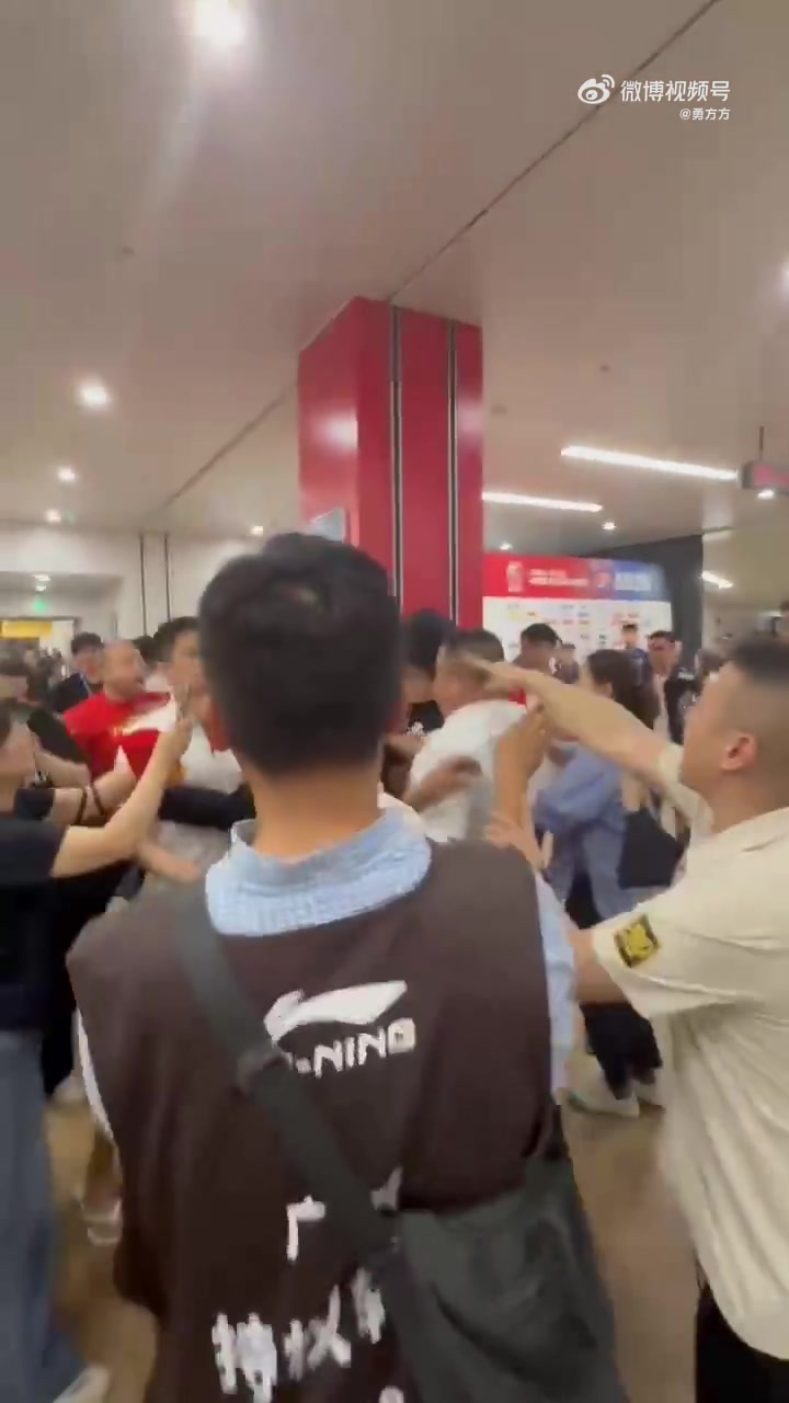 谈球吧(中国)官方网站媒体人：广厦赛区让球迷、球队、记者混在一起 这是重大安全隐患